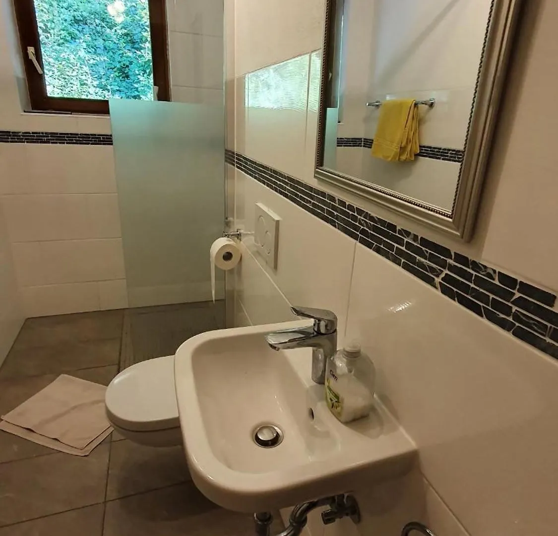 아파트 Ferienwohnung Ampergarten Gräfrath 독일